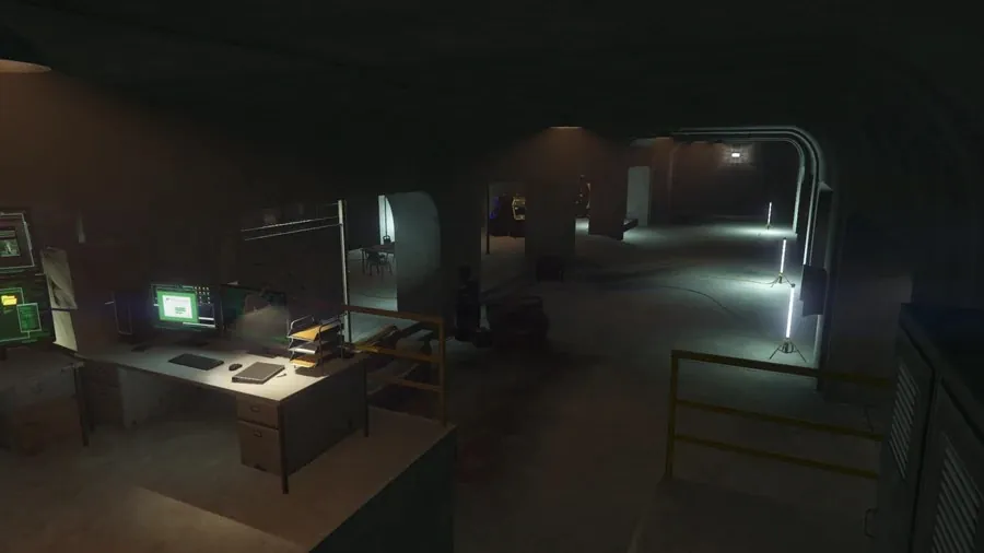 Le sous-sol de l'arcade : bureau, tableau de planification, tunnel